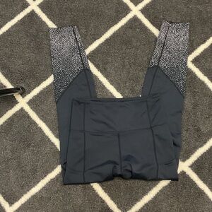 Zyia size 4 leggings